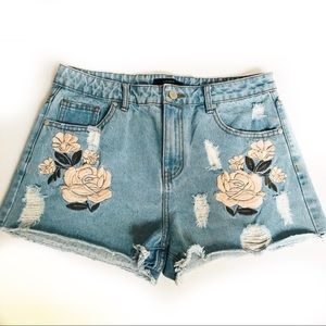 Forever 21 Embroidered Denim Shorts Women's Size 28